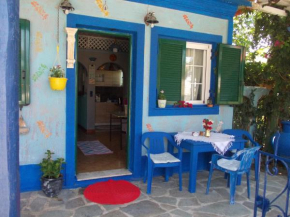 Nicola's Apartment, Gaios
